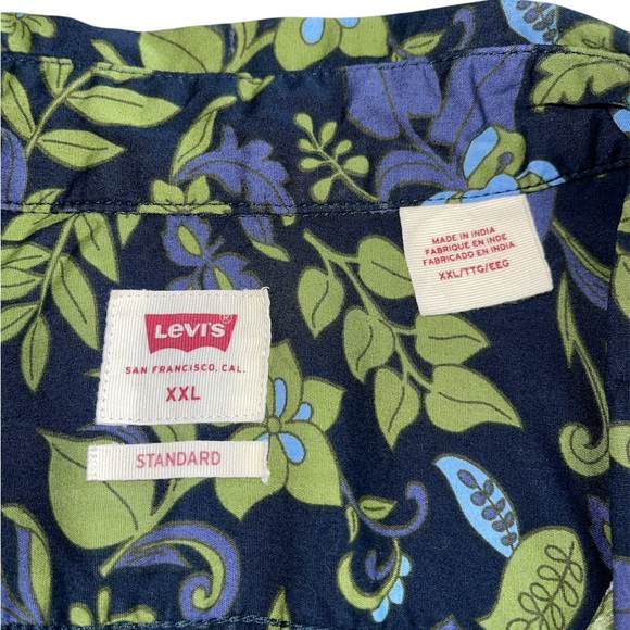Men’s Levi’s floral button down - Picture 3 of 4